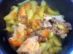 Курица тушеная с картошкой в мультиварке