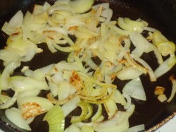 название картинки Куриные грудки с шампиньонами в сметане