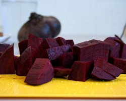 название картинки Красный квас из свеклы в домашних условиях
