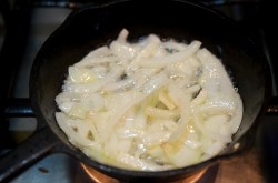 название картинки Квашеная капуста жареная на сковороде