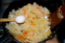 название картинки Квашеная капуста жареная на сковороде