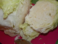 Квашеная капуста с хреном на зиму - шаг 1