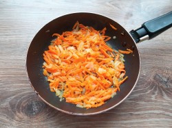 название картинки Квашеная капуста в духовке тушеная