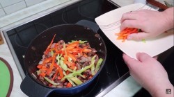 название картинки Лагман с картофелем, болгарским перцем и томатной пастой