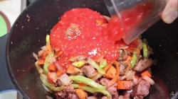 название картинки Лагман с картофелем, болгарским перцем и томатной пастой