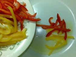 Китайская лапша грудки лук морковь перец