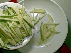 Китайская лапша грудки лук морковь перец