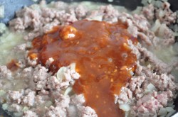 Лапша с томатной подливой из фарша - шаг 3 Лапша с томатной подливой из фарша - шаг 3