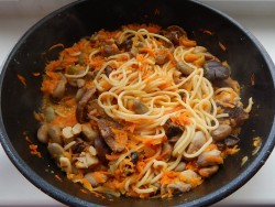 Лапша удон курица овощи соус