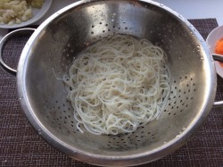 Лапша вок с курицей и овощами - шаг 5 Лапша вок с курицей и овощами - шаг 5