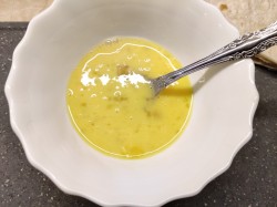 название картинки Лаваш с яйцом на сковороде