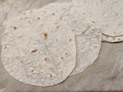 название картинки Лаваш с яйцом на сковороде