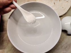 название картинки Лаваш с яйцом на сковороде