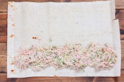 Лаваш с колбасой и сыром на сковороде - шаг 3