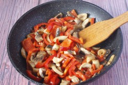 название картинки Лаваш с начинкой жареный на сковороде