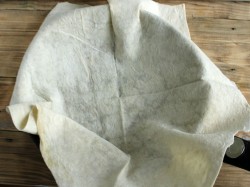 Лаваш с творогом и яйцом на сковороде