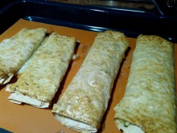 Лаваш запеченный с сыром в духовке