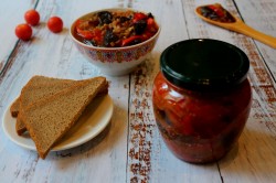 Лечо из баклажанов с помидорами и перцем на зиму - шаг 7