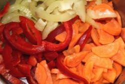 Лечо из помидоров, кабачков, моркови и болгарского перца
