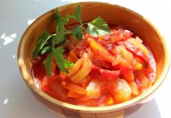 Лечо из помидоров, кабачков, моркови и болгарского перца