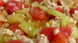 Лечо из перца и помидор с яйцом и фаршем