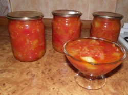 Лечо из помидор с луком, перцем и моркови на зиму