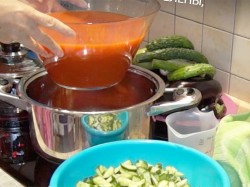 название картинки Лечо огуречное с помидорами на зиму