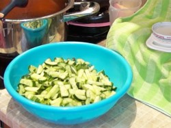 название картинки Лечо огуречное с помидорами на зиму