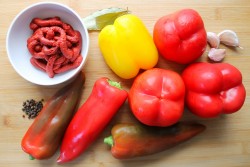 название картинки Лечо из болгарского перца с томатной пастой на зиму