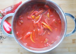 название картинки Лечо из болгарского перца с томатной пастой на зиму