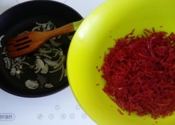 название картинки Легкий салат из брюквы и курицы