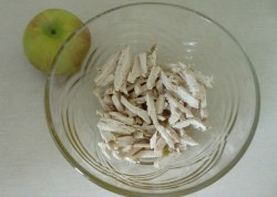 название картинки Легкий салат из брюквы и курицы