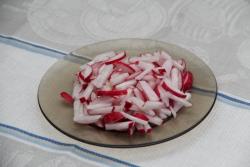 название картинки Легкий салат Полянка с колбасой