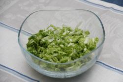 название картинки Легкий салат Полянка с колбасой