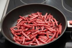 название картинки Легкий салат Полянка с колбасой