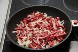 название картинки Легкий салат Полянка с колбасой