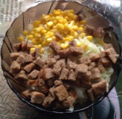 название картинки Легкий витаминный салатик из редьки и капусты