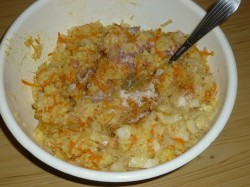 название картинки Ленивые голубцы с рисом капустой и фаршем в кастрюле