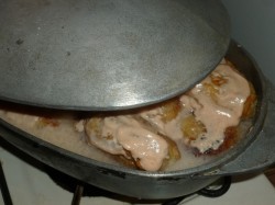 название картинки Ленивые голубцы с рисом капустой и фаршем в кастрюле