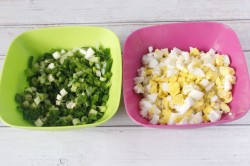 название картинки Ленивые пирожки с яйцом и луком зеленым