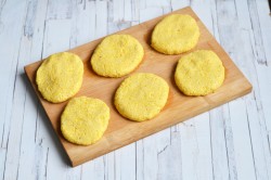 Лепешки из кукурузной муки на сковороде без глютена