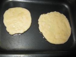 Лепешки на дрожжах и сухом молоке