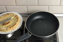 название картинки Лепешки на кефире на сковороде