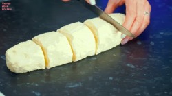 название картинки Лепешки на кефире с сулугуни и зеленым луком на сковороде