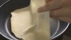 Сухие Тортильяс на сковороде