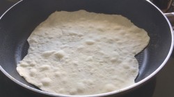 Сухие Тортильяс на сковороде