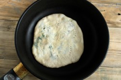 Лепешки с творогом на сковороде - шаг 12