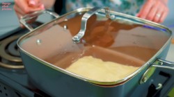 Лепёшки с начинкой из твердого сыра на сковороде