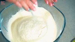 Лепёшки с начинкой из твердого сыра на сковороде