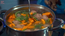 Летний фасолевый суп с фрикадельками из свиного фарша